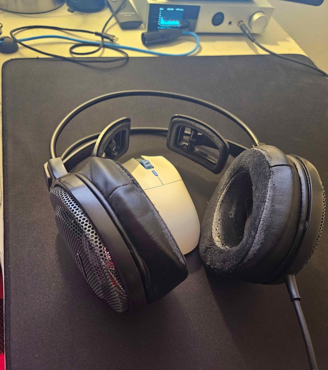 Audio-Technica ATH-AD700X Audiophile Open-Air Headphones Black customer photo 2