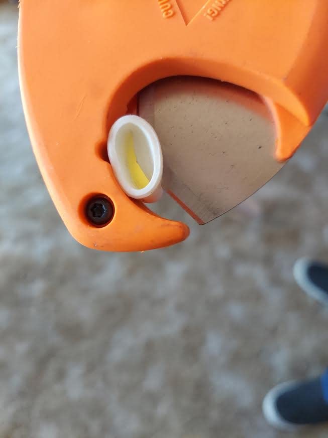 SharkBite Pipe Cutter Tool, Cuts 1/4 to 1 Inch Pipe, Orange Handles, Plumbing Fittings, PEX, PE-RT, U701 customer photo 2