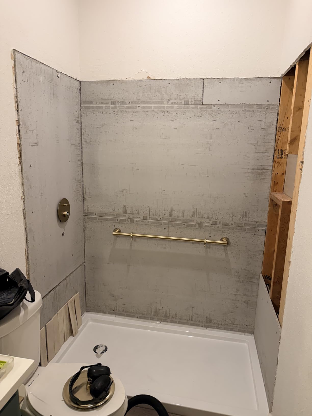 DreamLine SlimLine 32 in. D x 60 in. W x 2 3/4 in. H Center Drain Single Threshold Shower Base in White, DLT-1132600 customer photo 1