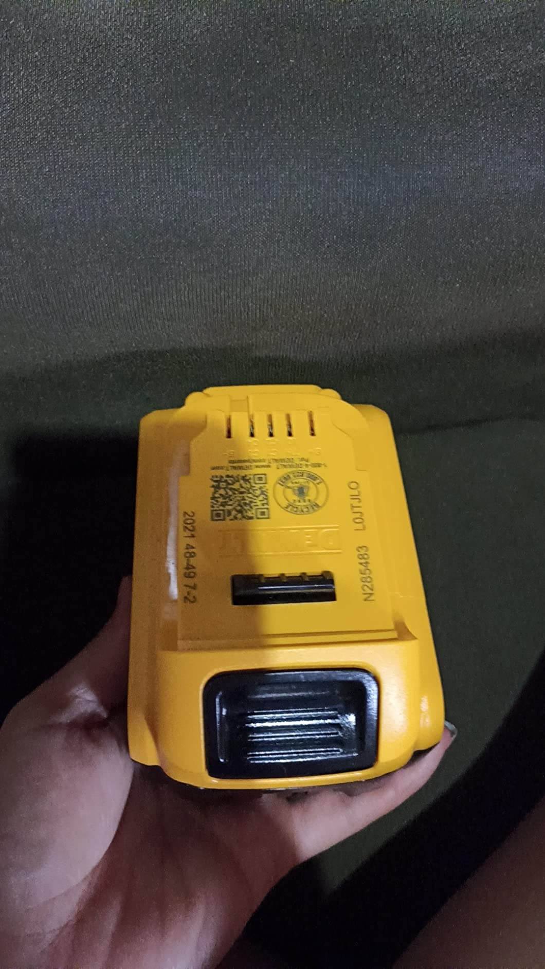 DEWALT 20V MAX Battery, Premium 4.0Ah (DCB204) customer photo 1
