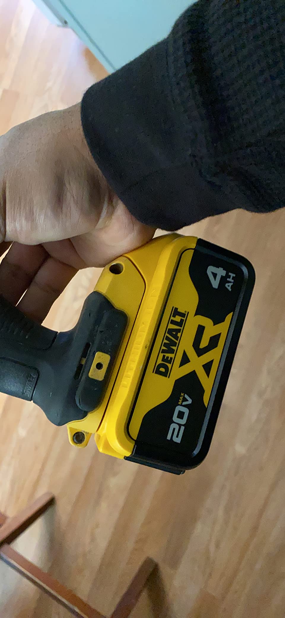 DEWALT 20V MAX Battery, Premium 4.0Ah (DCB204) customer photo 2