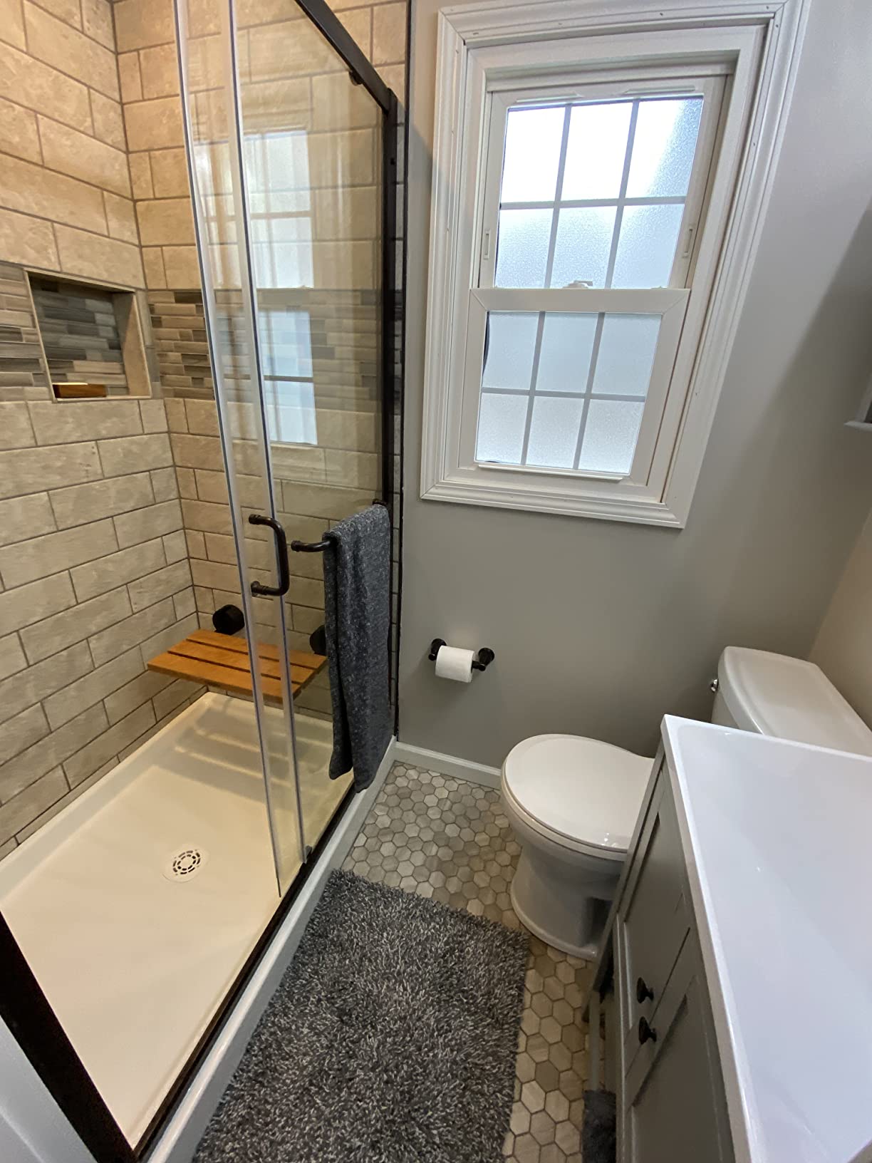 DreamLine Infinity-Z Semi-Frameless Sliding Shower Door | For openings from 44