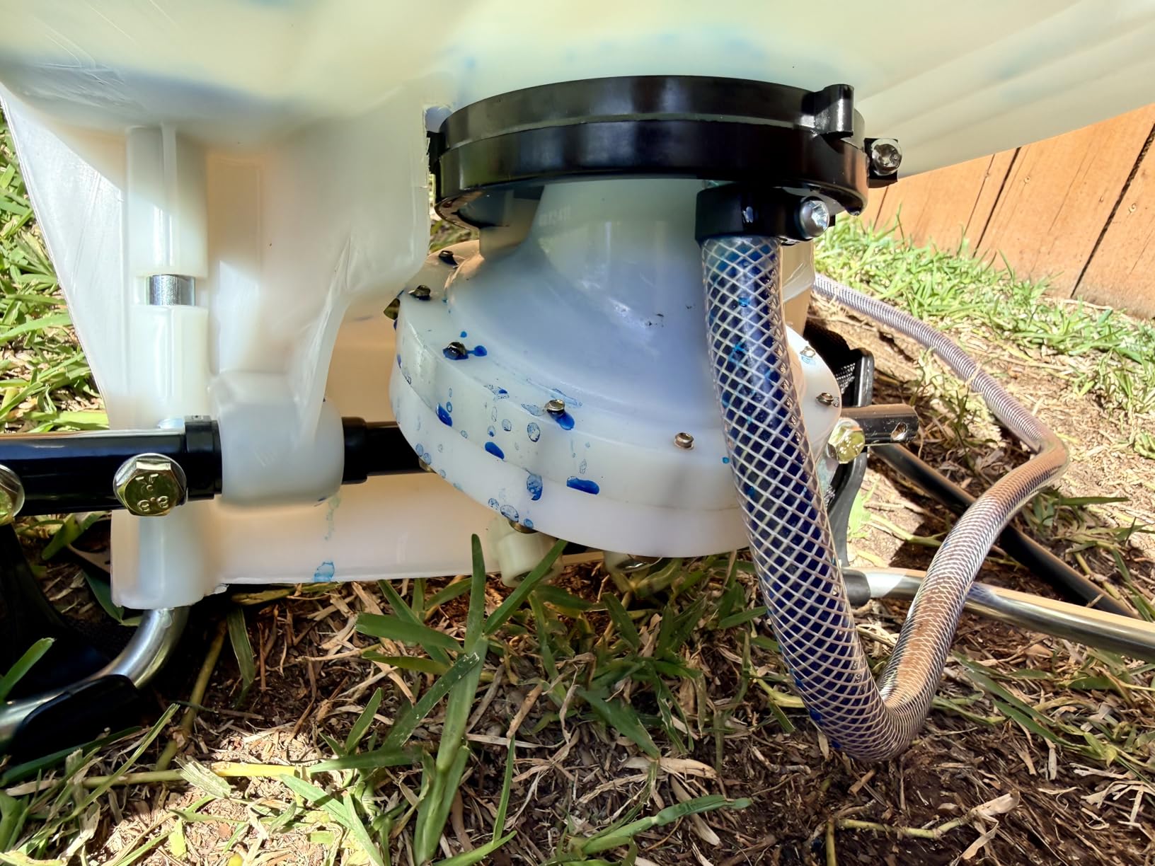 SOLO 475-B BACKPACK SPRAYER, 4 GALLON, DIAPHRAGM - BLEACH RESISTANT customer photo 2