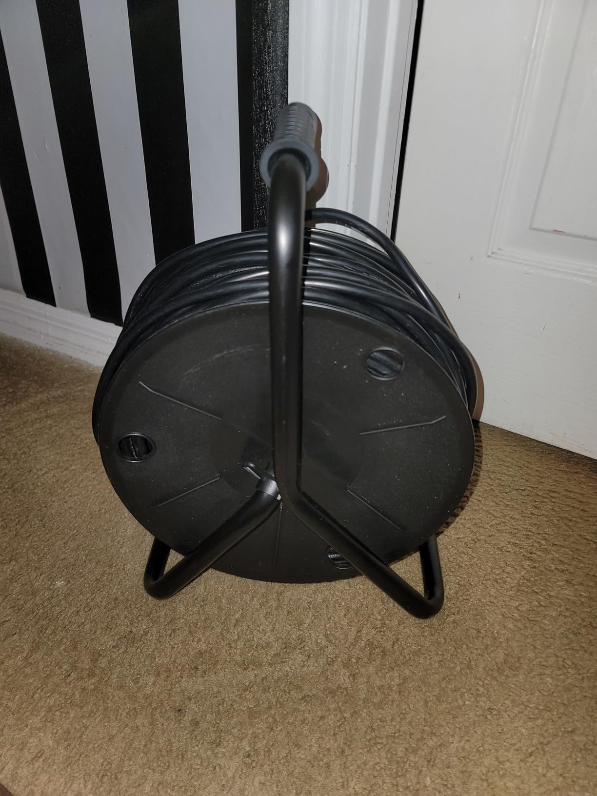 Audio2000'S ADC2716 Cable Reel, Capacity: 330ft of 6mm cable customer photo 2