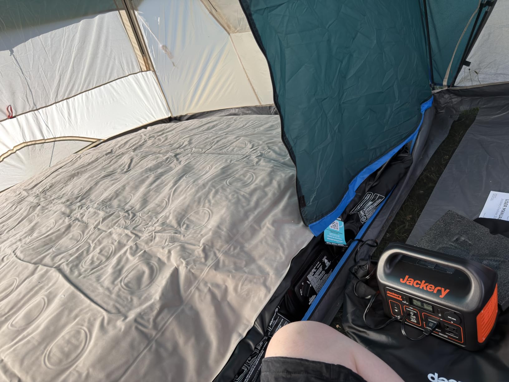 SoundAsleep Dream Series Raised Queen Air Mattress, Built-in Pump, Blue | ComfortCoil Technology, fast 1-click inflation, waterproof flocked top and SureGrip bottom create a stable guest bed for two customer photo 1