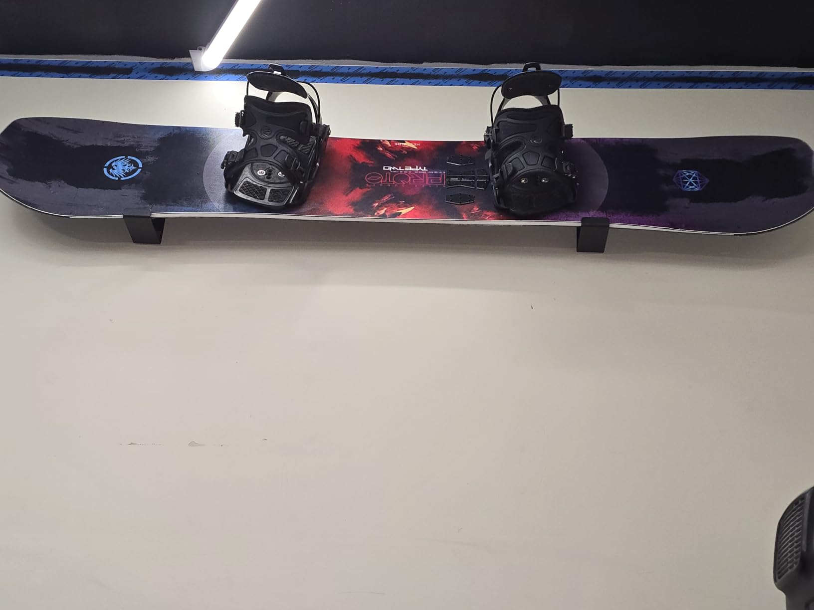 StoreYourBoard Minimalist Snowboard Display Rack, Wall Mount Storage customer photo 2