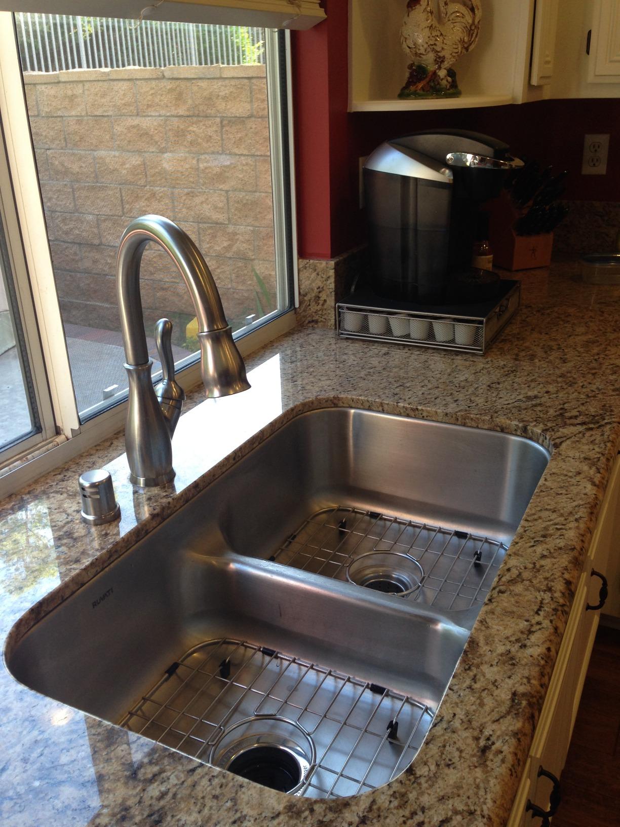 Ruvati 32-in 50/50 Undermount Double Bowl Kitchen Sink - RVM4350 customer photo 1