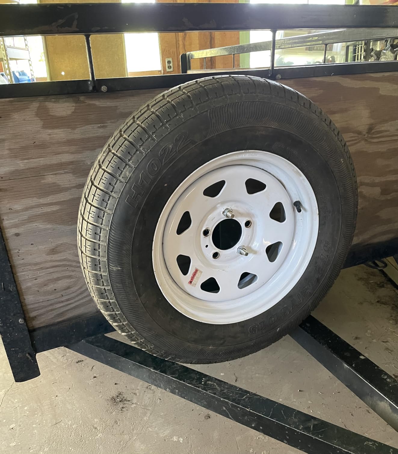 MaxxHaul 70214 Powder Coat Black Trailer Spare Tire Carrier For 10 inch and 12 inch Utility Trailer Tires customer photo 2