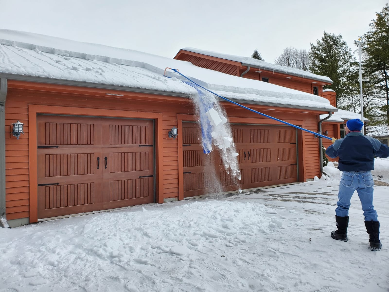 Avalanche! Heavy Duty Roof Snow Rake, Snow Removal, Assembled in USA customer photo 1