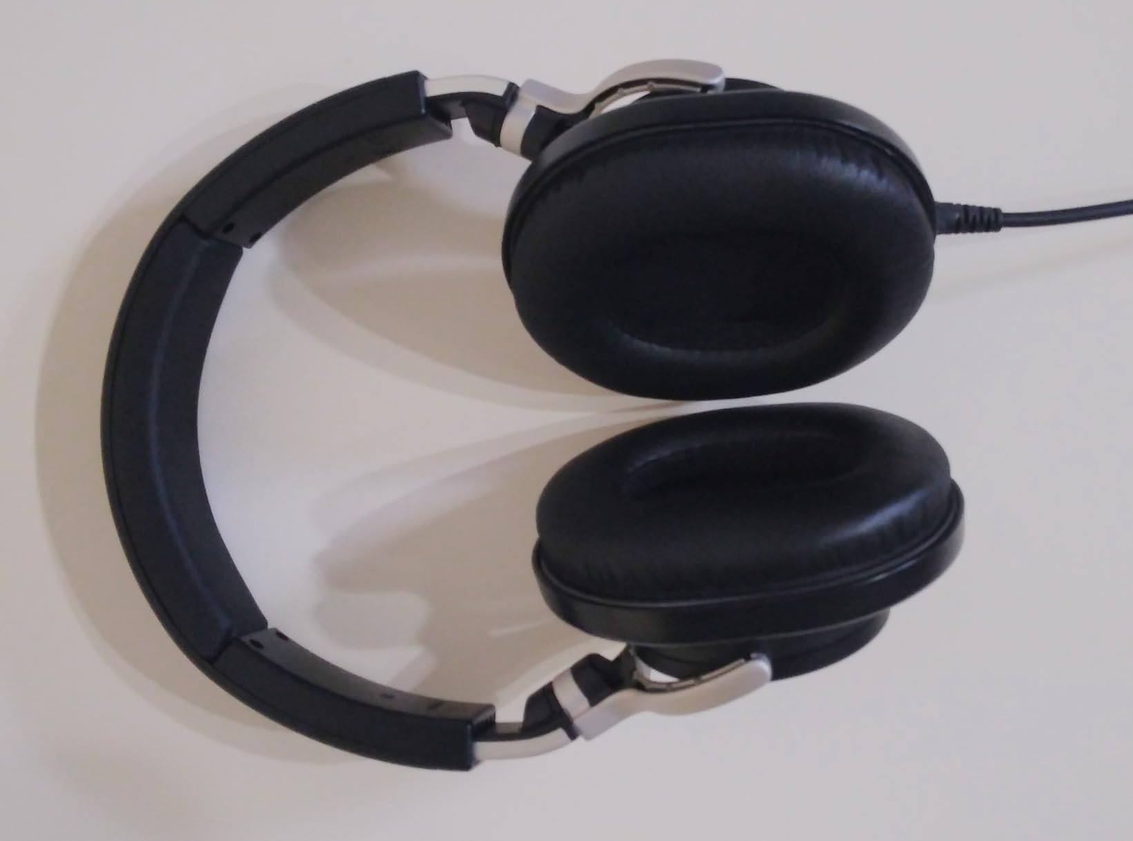 Audio-Technica ATH-M70x Closed-Back Dynamic Professional Studio Monitor Headphones customer photo 2