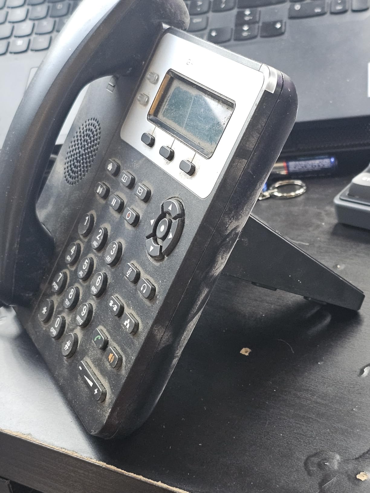 Grandstream GXP1620 IP Phone | 2 Lines, 2 SIP Accounts | 2.9-Inch LCD Display | Dual-Port 10/100 Ethernet customer photo 2