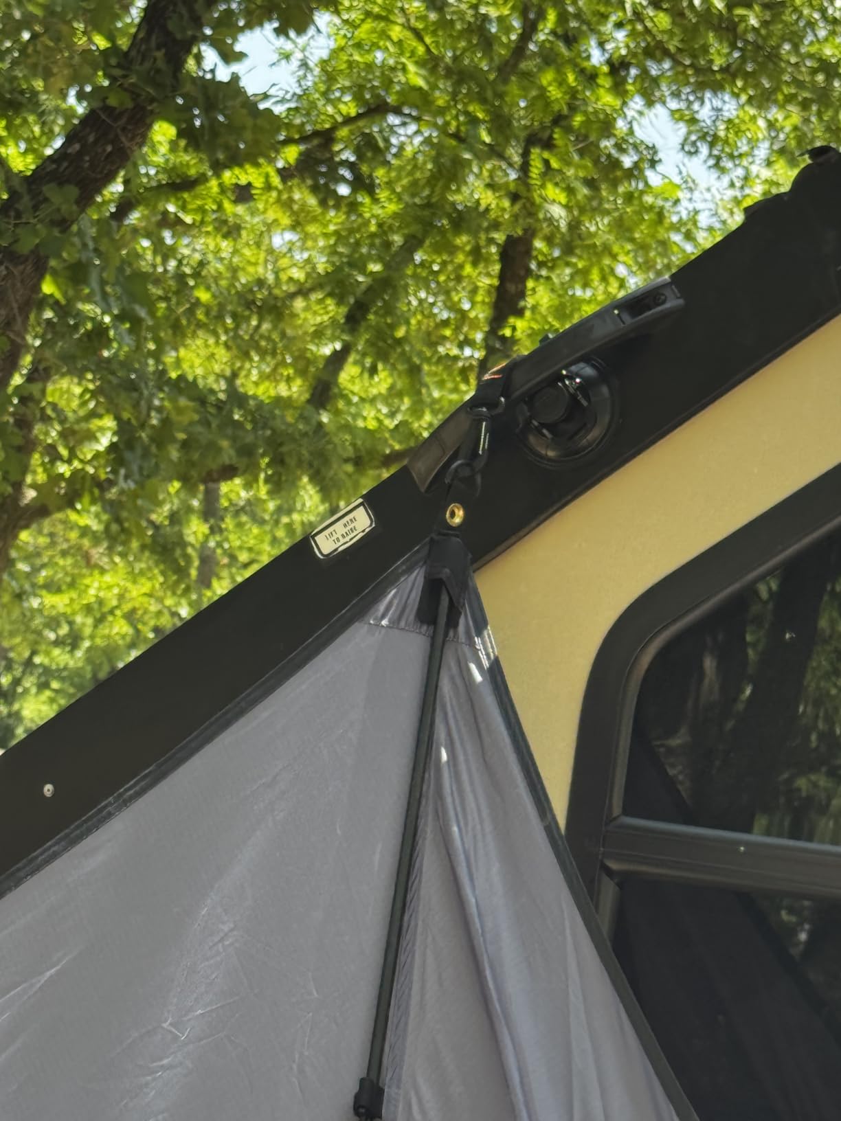Hasika Waterproof SUV Tailgate Tent and Car Awning customer photo 1