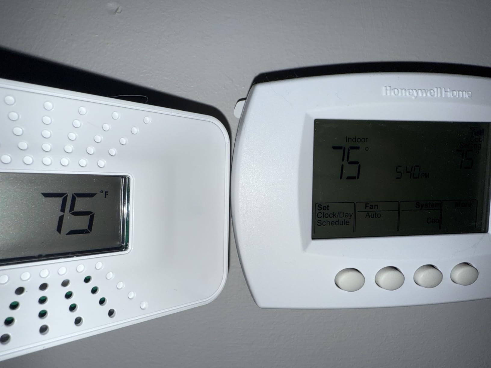 First Alert CO710 Carbon Monoxide Detector with 10-Year Battery and Digital Temperature Display customer photo 1
