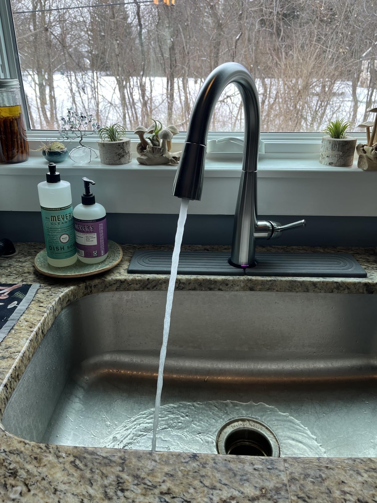 Delta Essa Brushed Nickel Touch Kitchen Faucet with Pull Down Sprayer, Modern Single Hole Touch On Kitchen Sink Faucet, Single Handle, Arctic Stainless 9113T-AR-DST customer photo 2