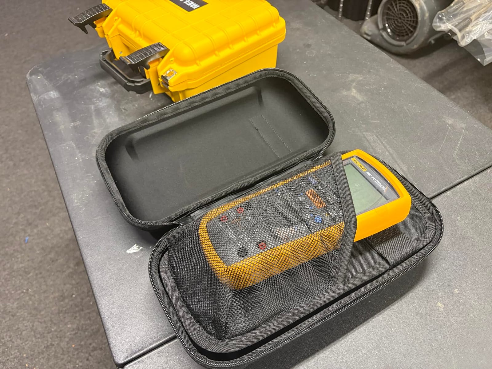 Fluke - FLUKE-1587 FC FLUKE 1587 FC 2-in-1 Insulation Multimeter customer photo 1
