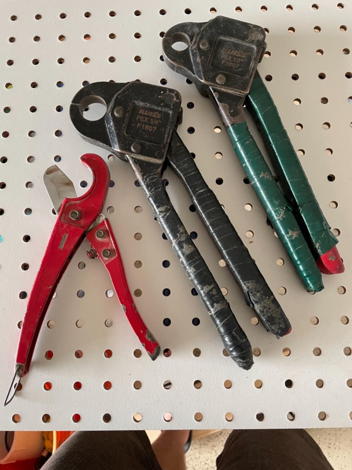iCrimp Angle PEX Crimping Tool for 1/2-inch & 3/4-inch PEX Copper Crimp Rings and Barbed PEX Fitting, c/w PEX Tubing Cutter & Go/No-Go Gauge, Meets ASTM F1807 Standard PEX PlumbingTool customer photo 1
