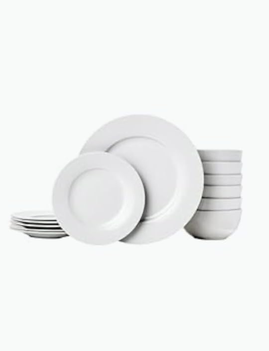 Amazon Basics Porcelain Dinnerware Set, Microwave and Dishwasher Safe, Service for 6, 18-Piece, Plates, Bowls, White customer photo 2