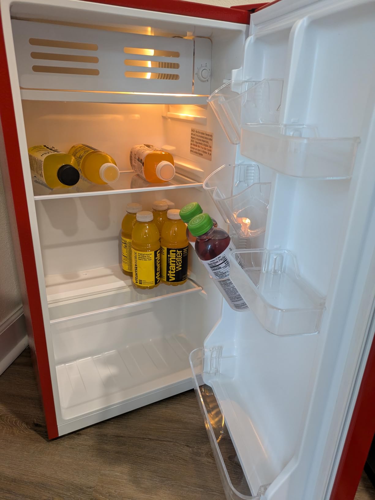 Frigidaire Retro Compact Fridge with Chiller, 3.2 cu ft Countertop Fridge with Built-in Bottle Opener, Compact Refrigerator for Office, Bedroom, Dorm Room or Cabin (Red) customer photo 2