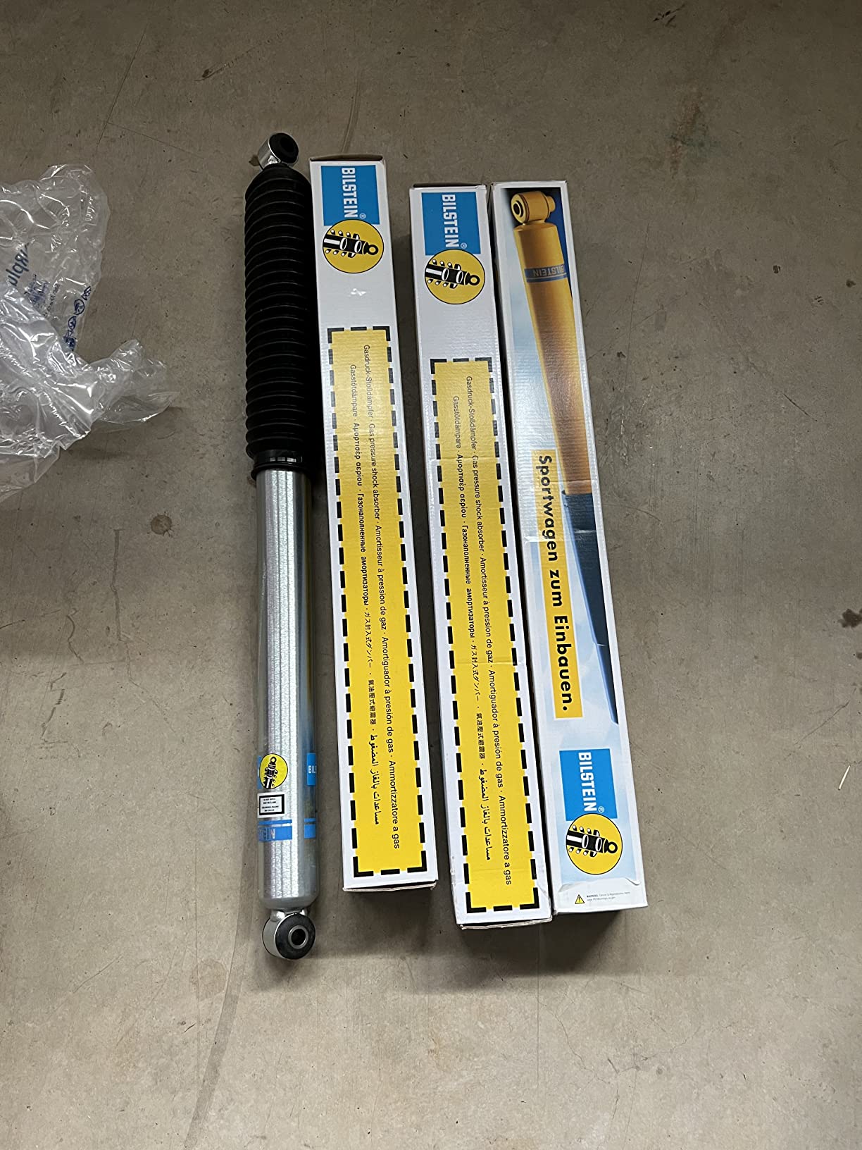 Bilstein 5100 Monotube Gas Shock Set Compatible with 2005-2016 Ford F250 / F350 4WD Pickups customer photo 2