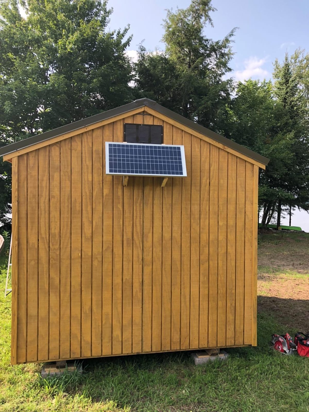 Amtrak Solar 12-Inch Solar Attic Fan, Powerful 50 Watt Fan Quietly Cools Attic, Garage, or Greenhouse & Ventilates to Protect Against Moisture customer photo 1