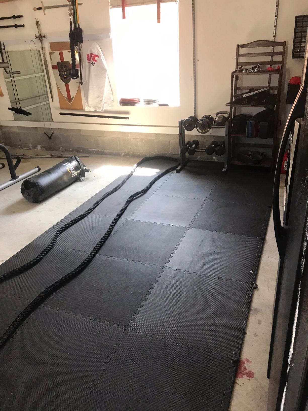 Titan Fitness Battle Rope 30ft x 1.5in, Poly Dacron Heavy Rope for Home Gym Conditioning Workouts, Cross-Train, Strength Training Exercises customer photo 1