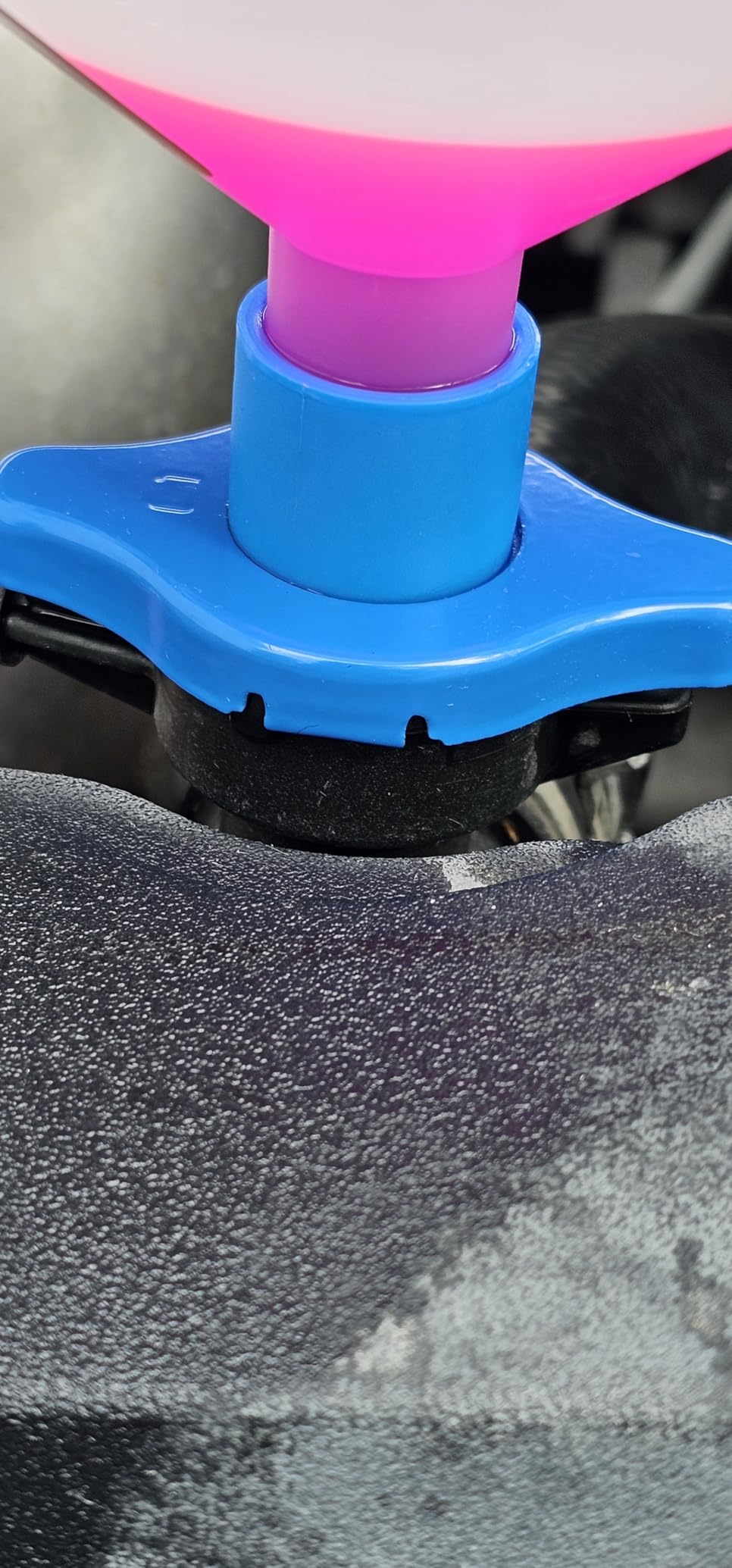 EPAuto Spill Proof Radiator Coolant Filling Funnel Kit customer photo 2