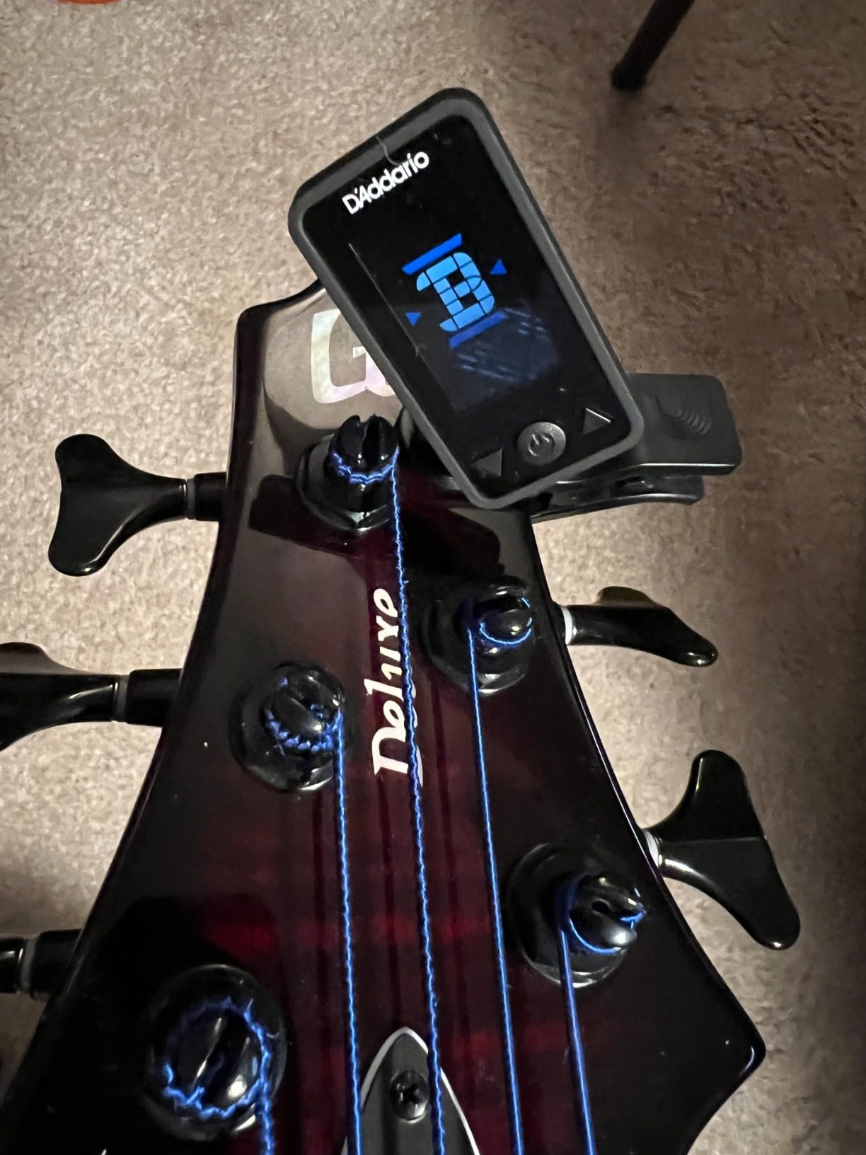 D'Addario Eclipse Headstock Clip-On Guitar Tuner, Black customer photo 1