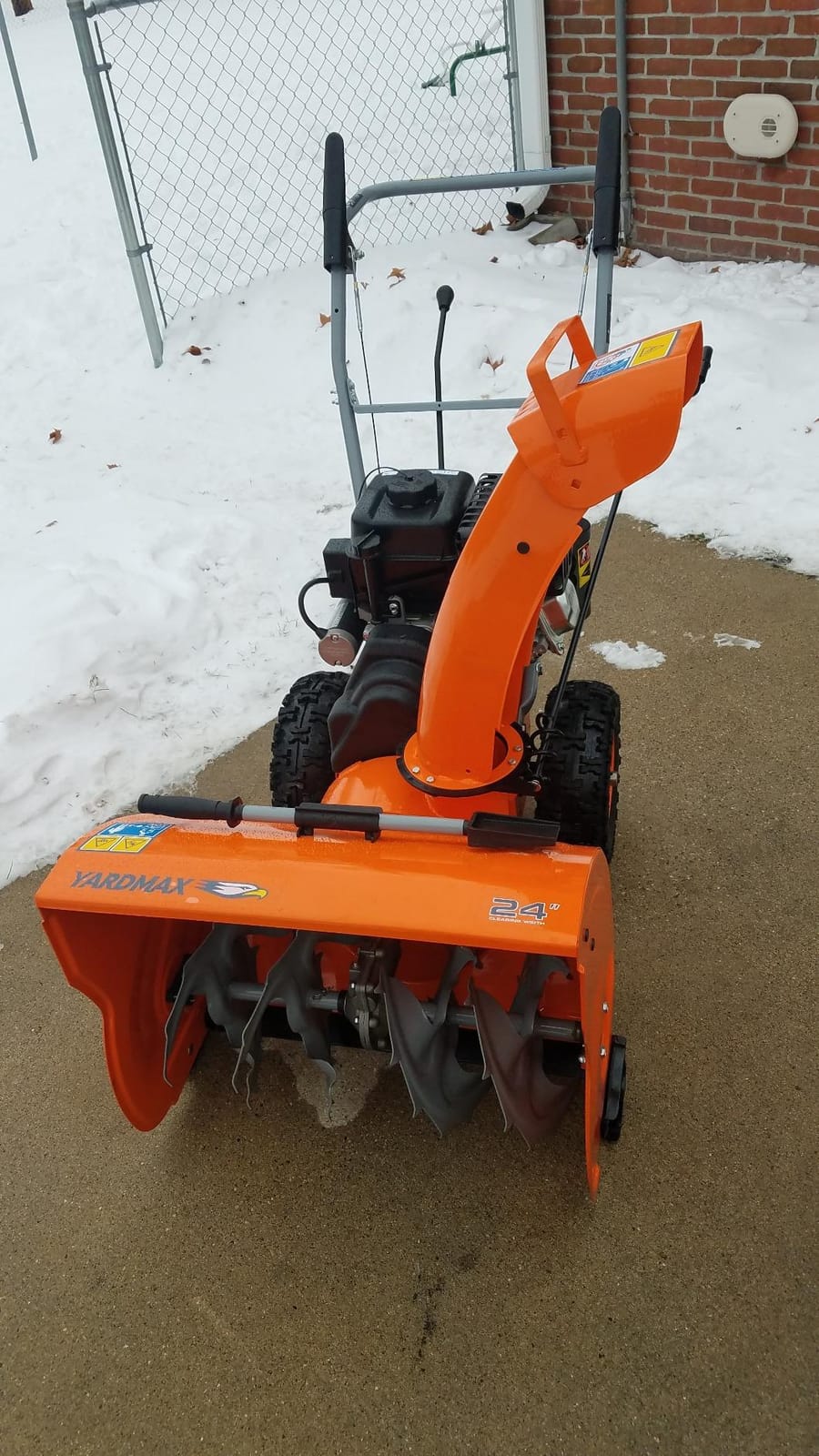 YARDMAX YB6270 24 in. 212cc Two-Stage Self-propelled Gas Snow Blower with Push-Button Electric Start customer photo 1