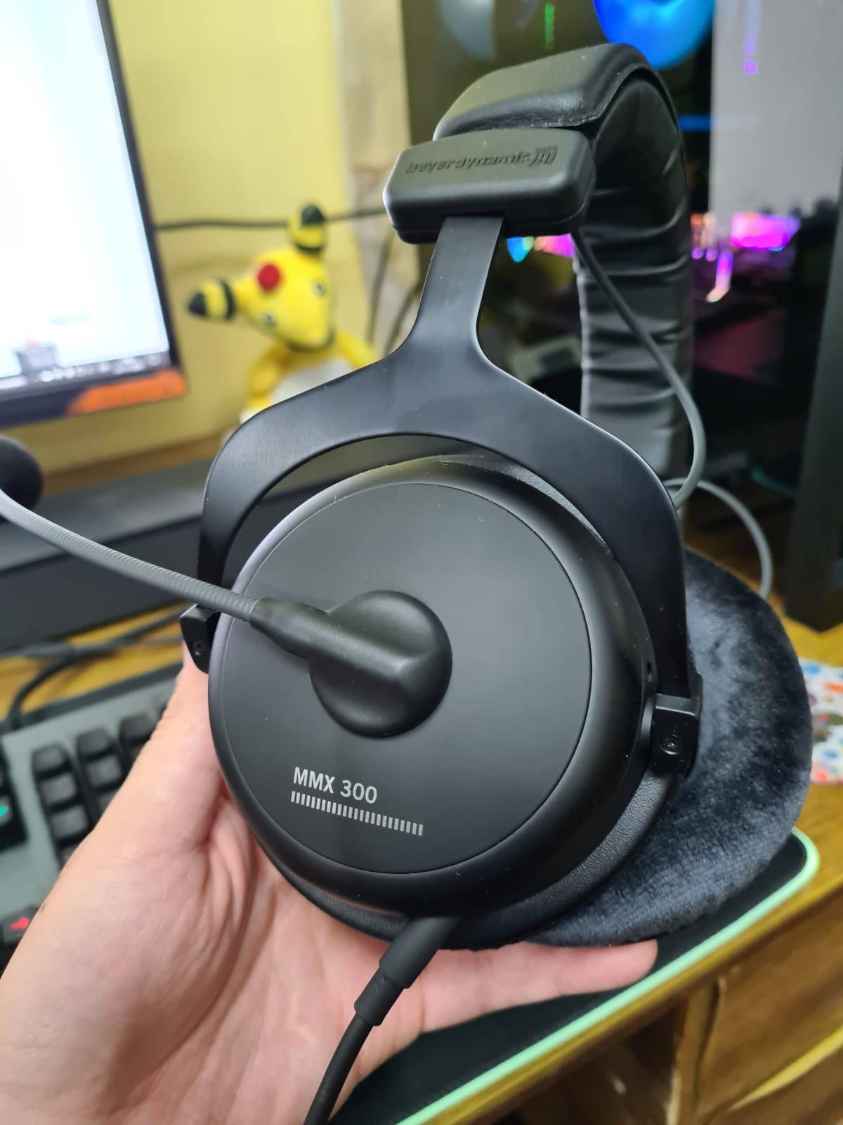 Beyerdynamic 718300 MMX 300 Second Generation Gaming and Multi-Media Headset customer photo 1