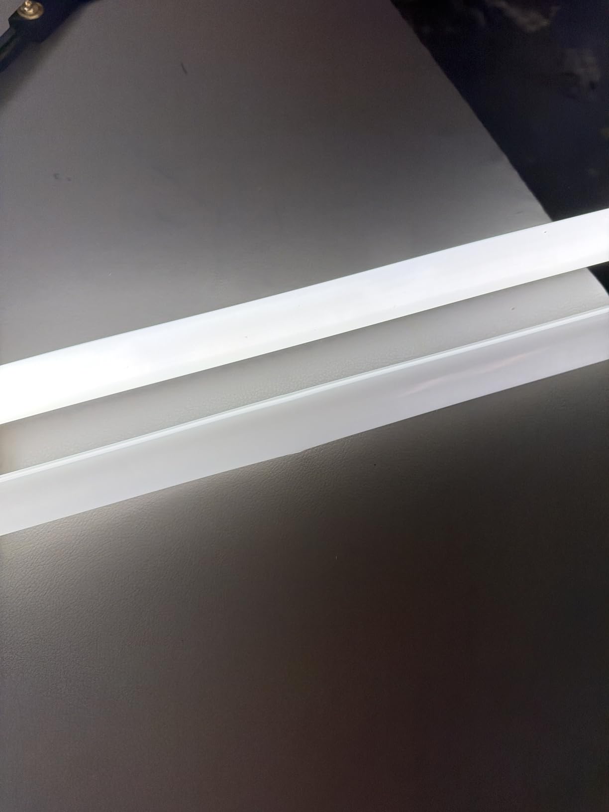 hykolity 4FT LED Shop Light, 42W [250W Equivalent],4400LM,5000K Daylight | Utility Linkable Shop Light Fixture,Hanging or Surface Mount, with Power Cord,Shop Lights for Workshop,ETL,White,4 Pack customer photo 1