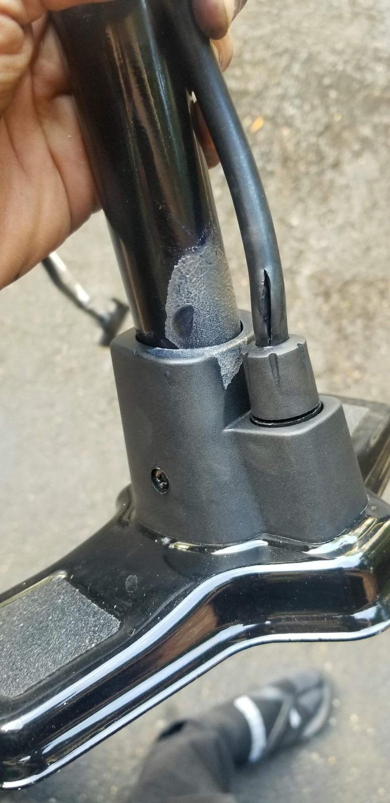 Schwinn Air Center Series or Basic Floor Pump, for a Range of Bikes, 100, 120 or 160 PSI, Soft Grip Handle, Dual Head for Schrader and Presta Valves, Manual Air Pump customer photo 2
