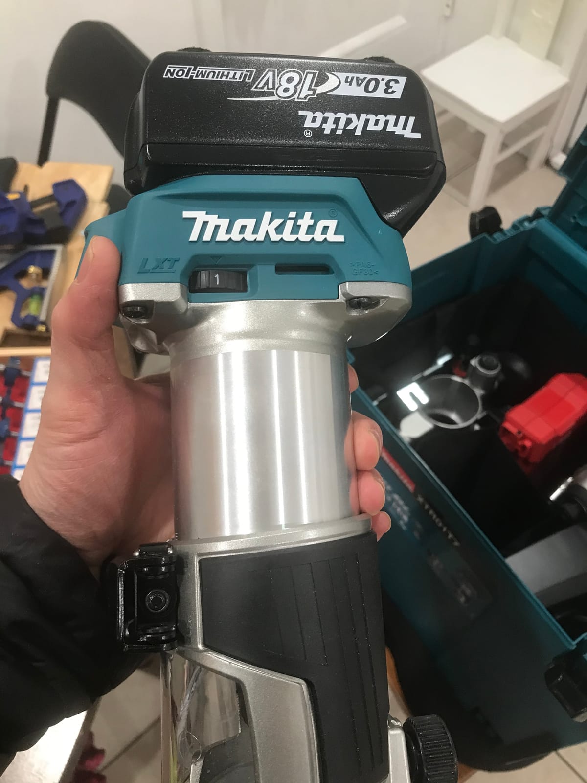 Makita XTR01T7 18V LXT Lithium-Ion Brushless Cordless Compact Router Kit customer photo 1