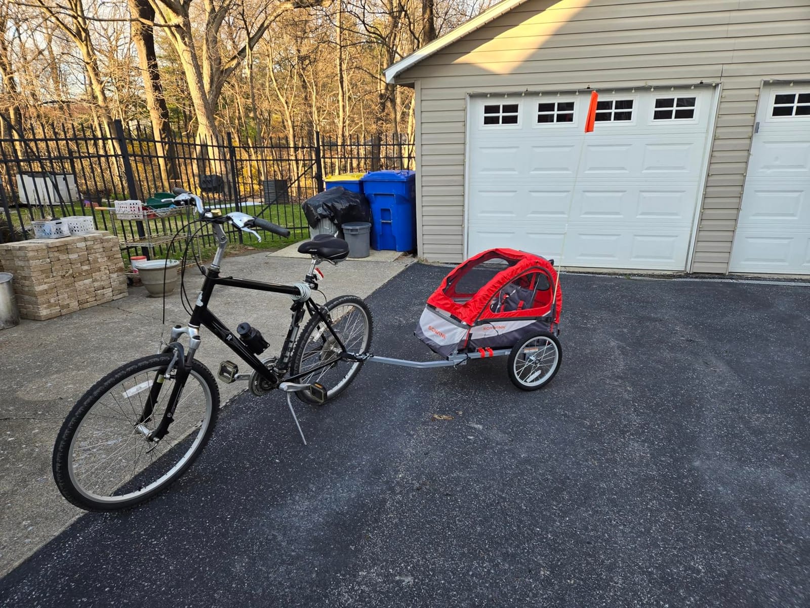 Schwinn Trailblazer Plus Kids Bike Trailer, Single Seat, Universal Coupler, Folding Frame, Quick-Release Wheels, Canopy with Bug Screen and Weather Shield, Schwinn Bike Trailer for Kids customer photo 1