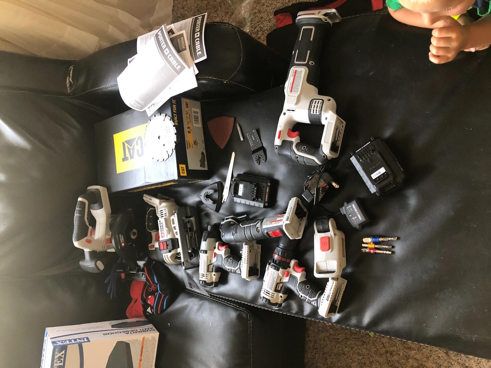 PORTER-CABLE 20V MAX Lithium Ion 8-Tool Set, 2 Batteries & Charger Included (PCCK6118) customer photo 1