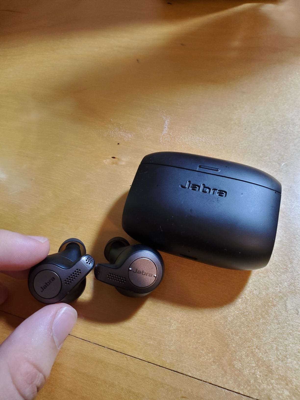 Jabra Elite 65t Alexa Enabled True Wireless Earbuds Charging Case – Titanium Black customer photo 2