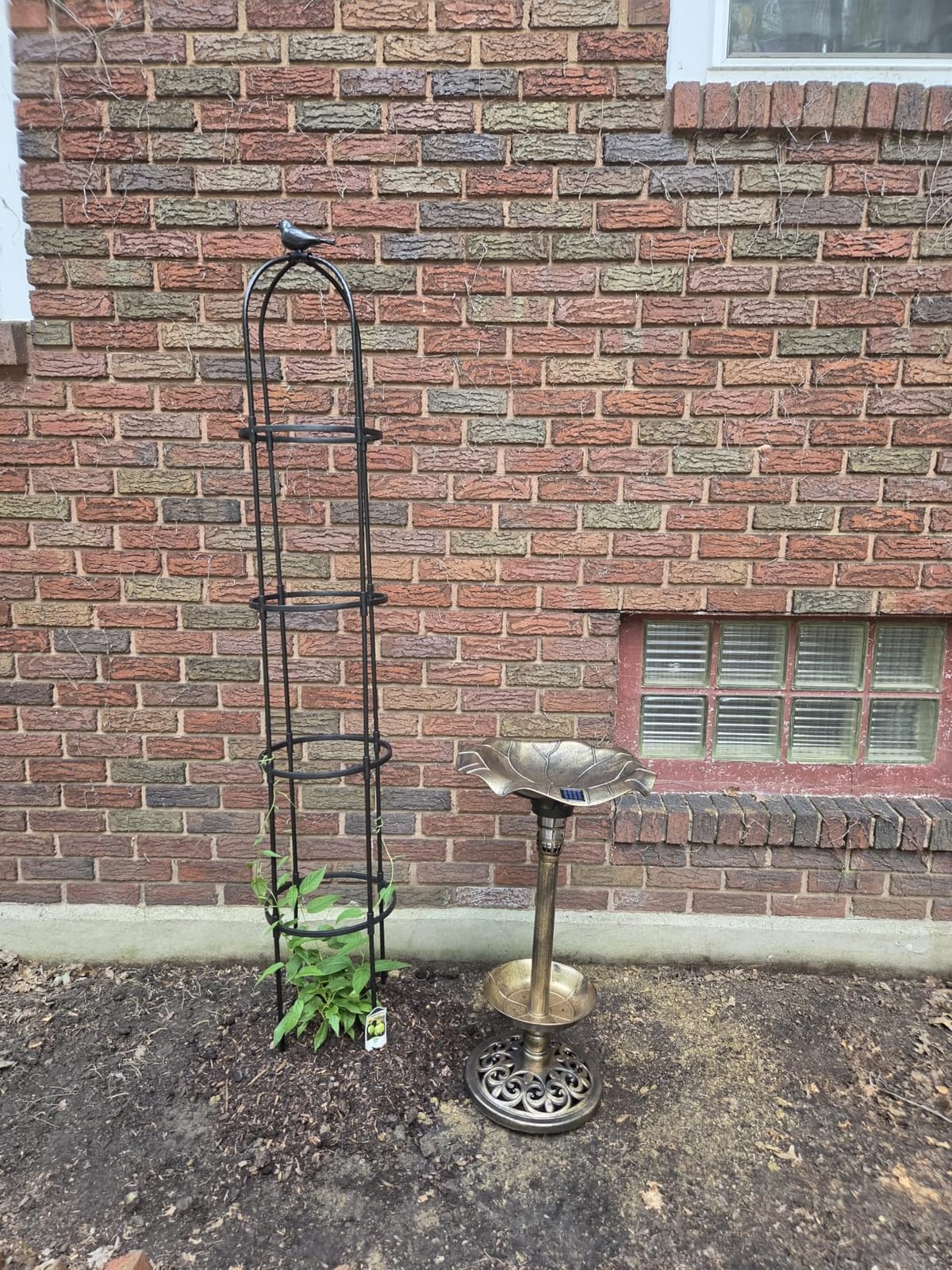 Best Choice Products Outdoor Solar Lighted Pedestal Bird Bath Fountain Decoration w/Planter, Integrated Panel, Scroll Accents for Lawn, Garden - Bronze customer photo 1