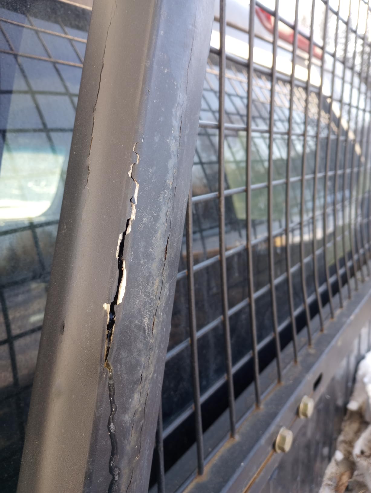 Elevate Outdoor Steel Adjustable Wire-Screen Headache Rack, 63.5-78.5 in W customer photo 2
