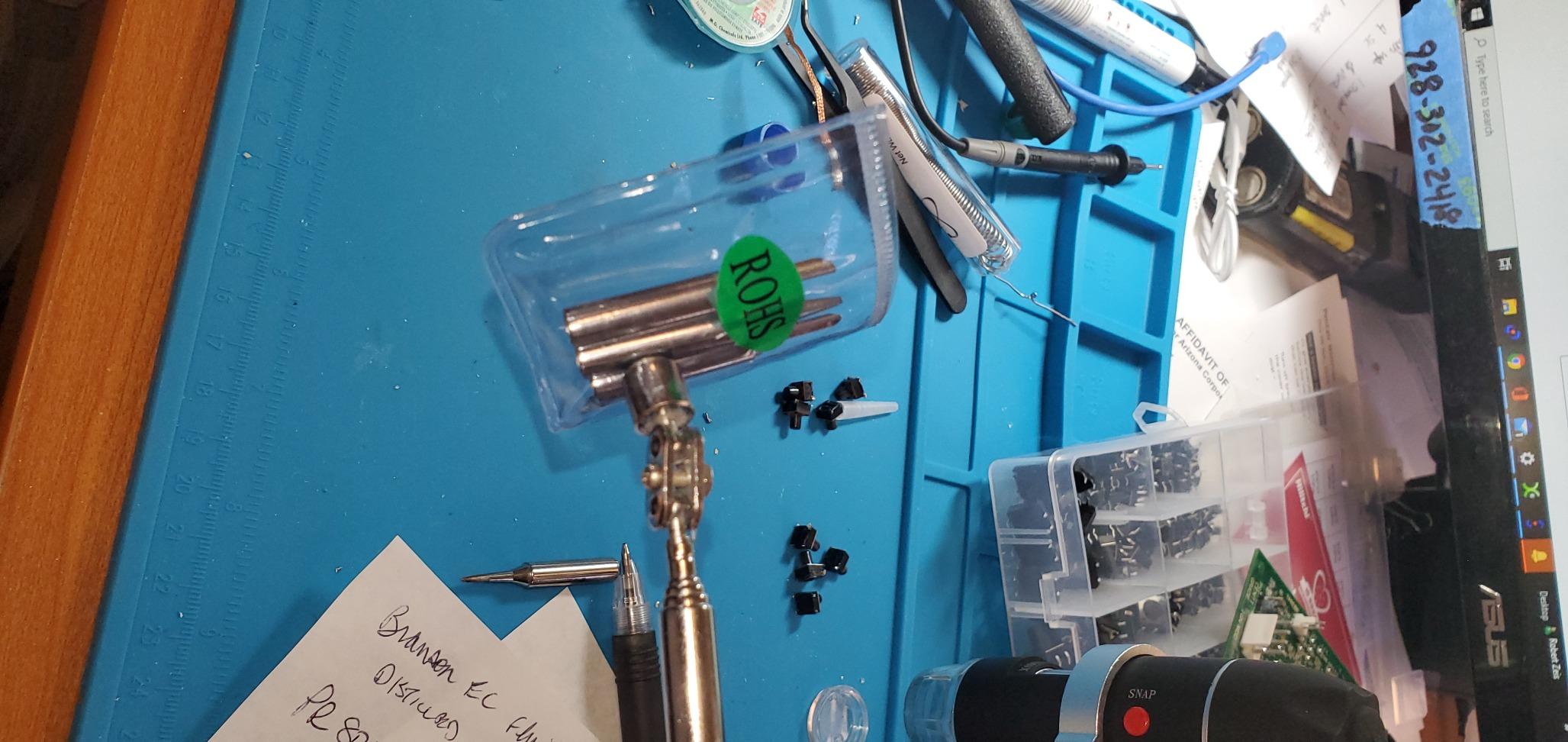 The Original X-Tronic 3020-XTS • 75W Soldering Iron Station Kit • 2 Helping Hands • Silicone Tool Mat • 5 Extra Tips • 50g Roll of Solder • Brass Sponge • Cleaning Flux • C/F Conversion • Auto Sleep! customer photo 2