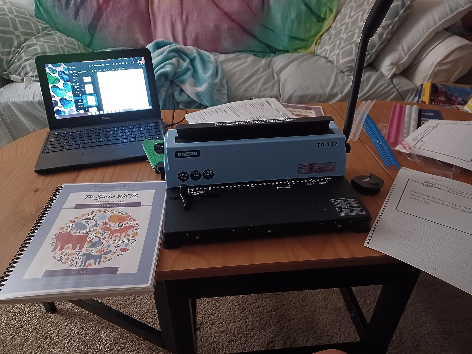 RAYSON TD-132 3:1 Wire Binding Machine, 12-Sheet Punch, 120-Sheet Capacity | 32-hole Letter-size punching with 2.5, 3.5, and 4.5 mm margins; binding capacity varies by margin and paper thickness. customer photo 2