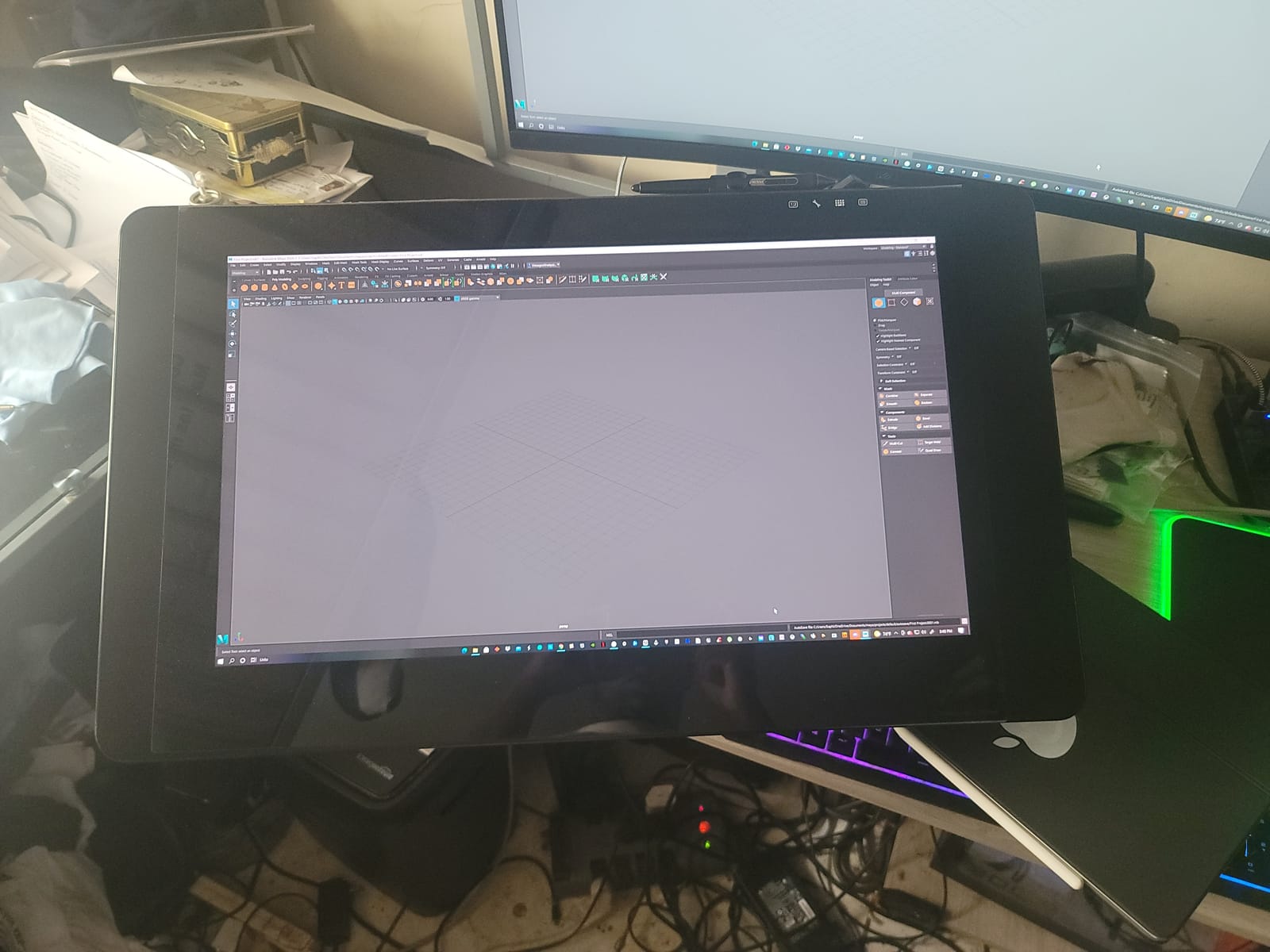 Wacom Cintiq Pro 24, Drawing Tablet with 4K Touchscreen & ProPen 2 customer photo 1