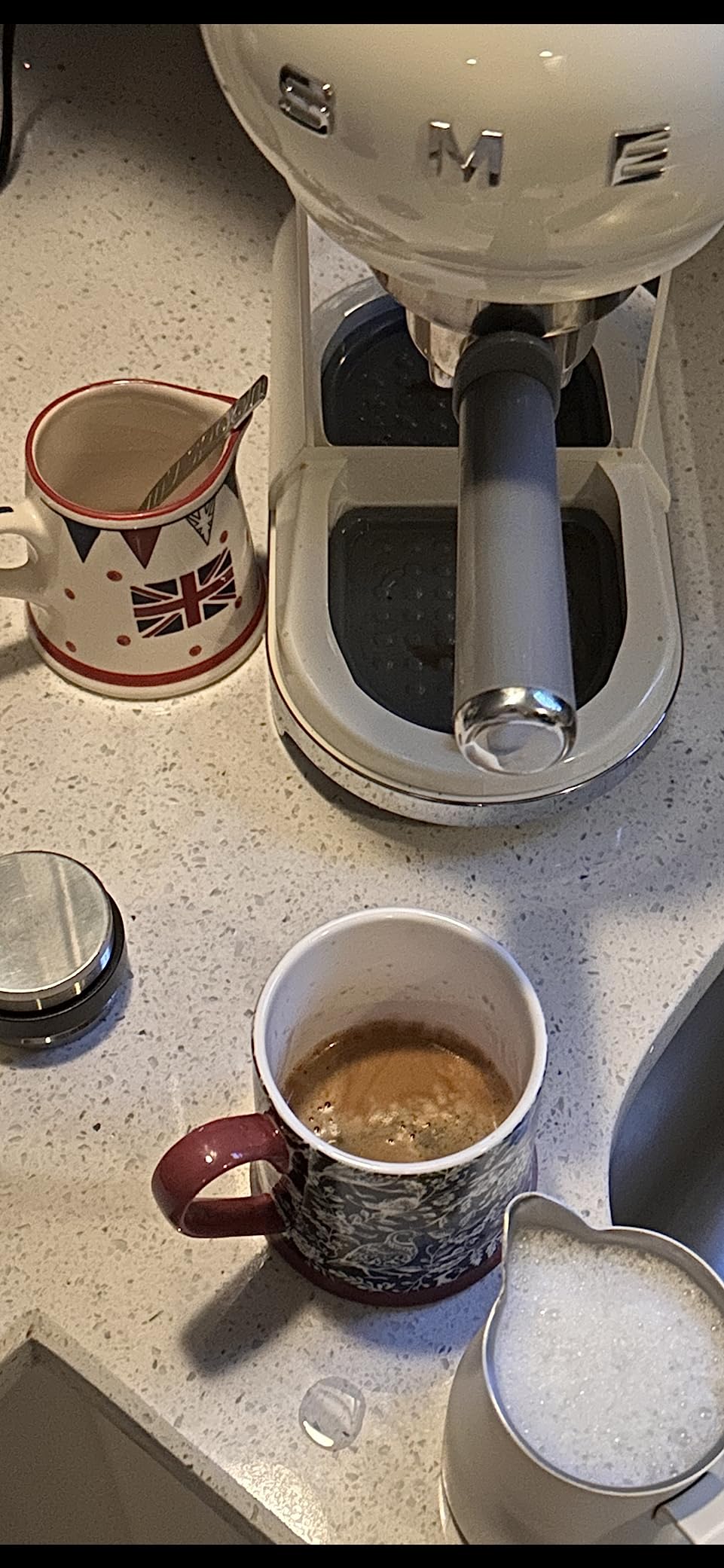 Smeg ECF01RDUS Espresso Coffee Machine, One Size, Red customer photo 2