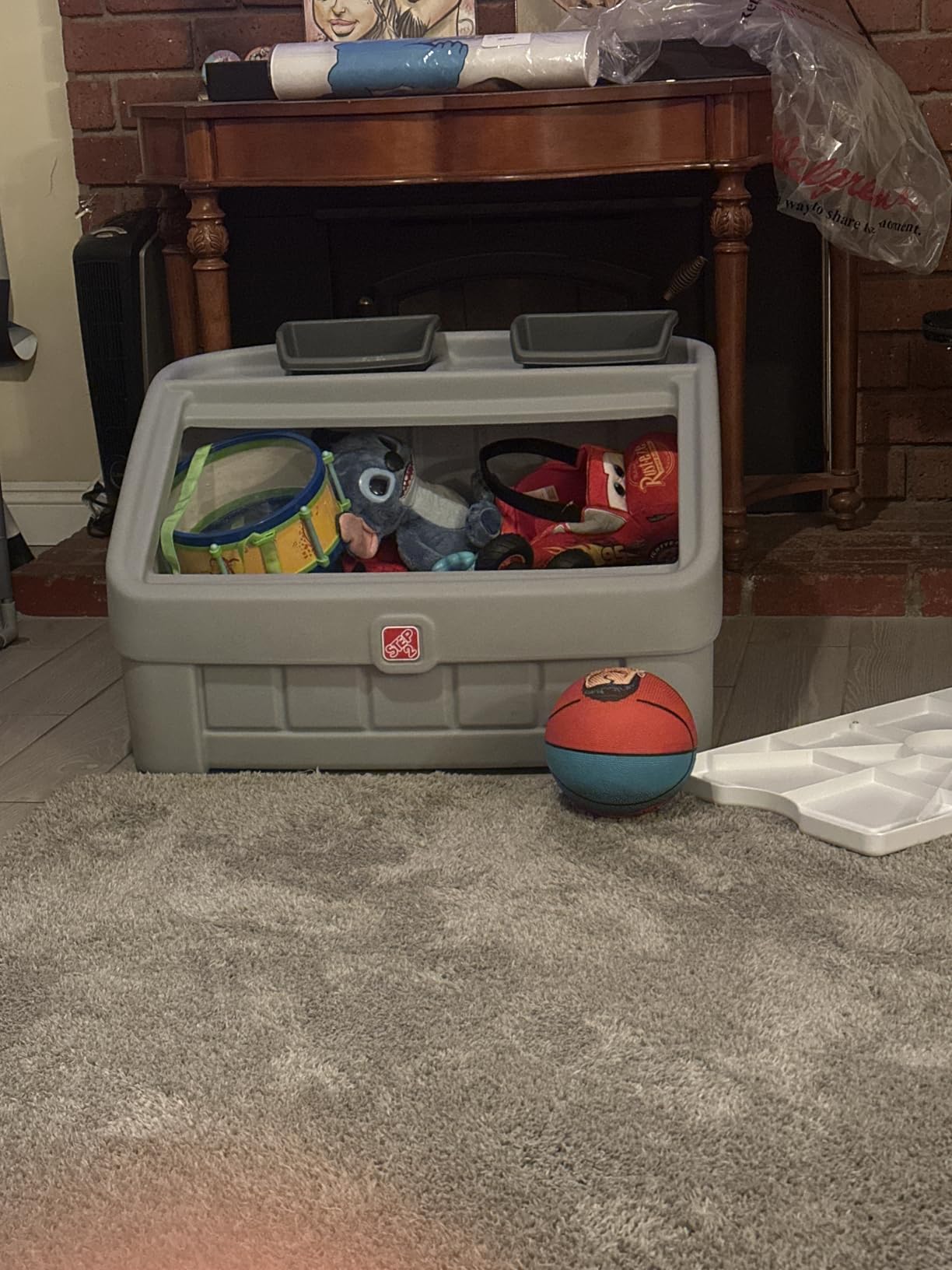 Step2 2-in-1 Toy Box & Art Lid, Kids Toy Storage Bin & Organizer, Easel & Chest in One, Made of Durable Plastic, For Toddlers 2+ Years Old, Gray customer photo 1