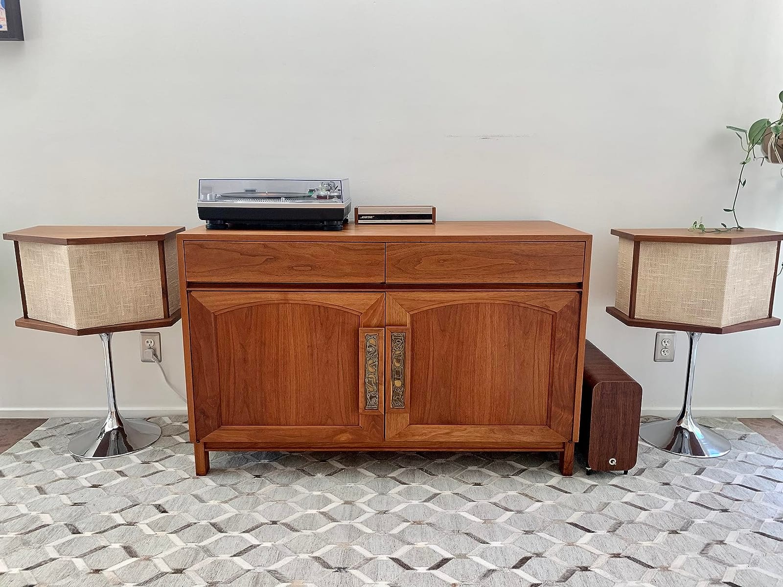 Q ACOUSTICS 3060s Active Subwoofer (English Walnut) customer photo 1
