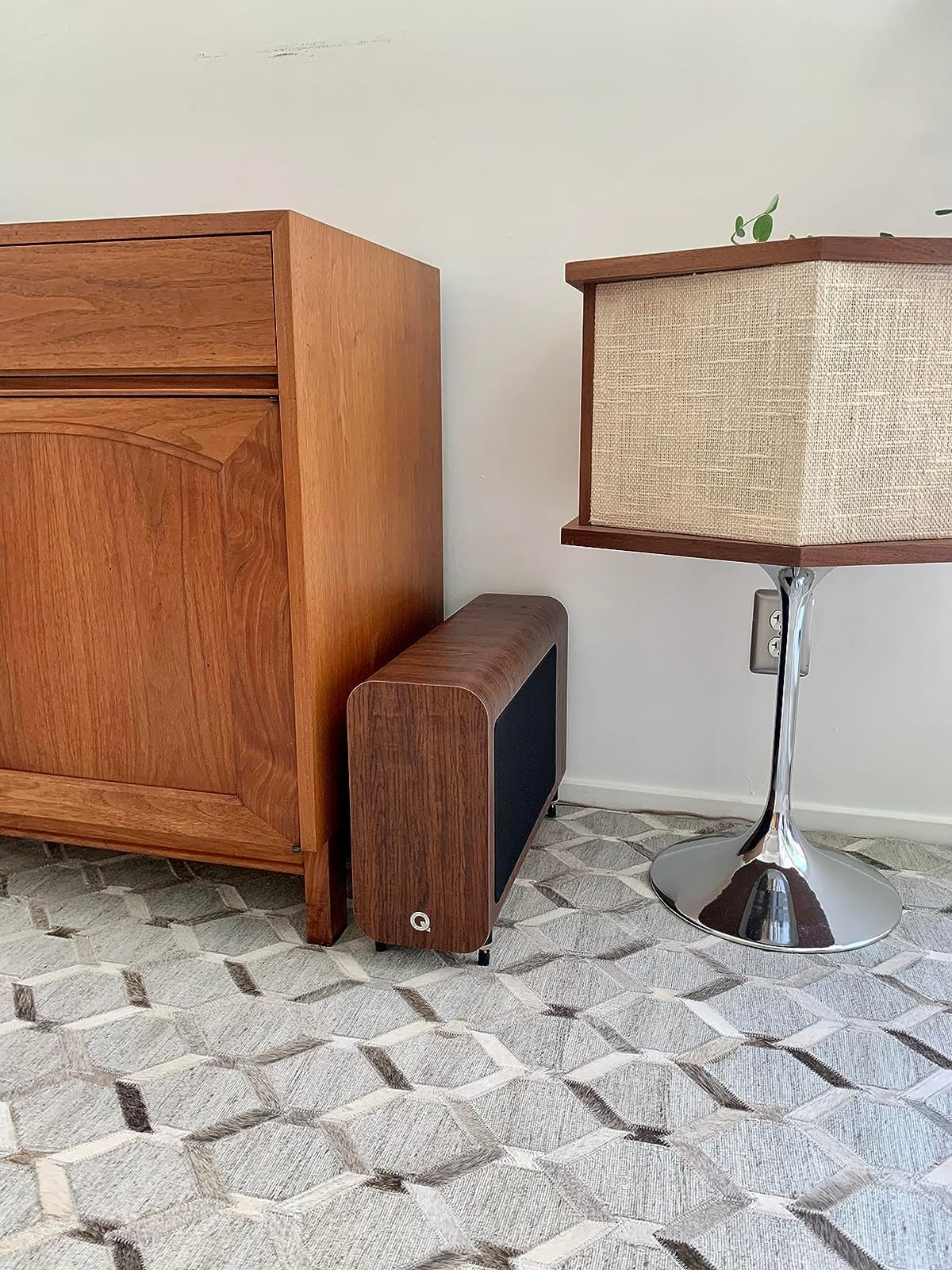 Q ACOUSTICS 3060s Active Subwoofer (English Walnut) customer photo 2