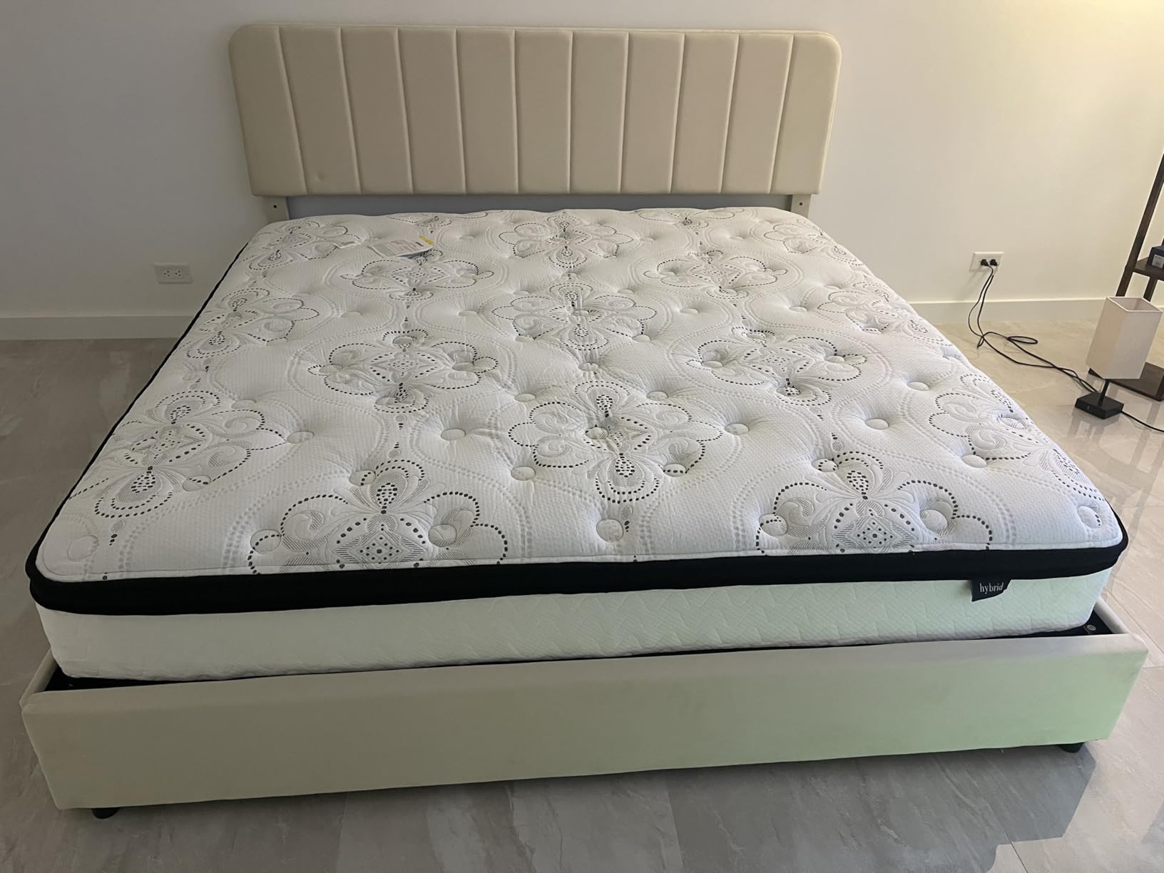 Signature Design by Ashley 12 Inch Hybrid King Mattress in a Box customer photo 2