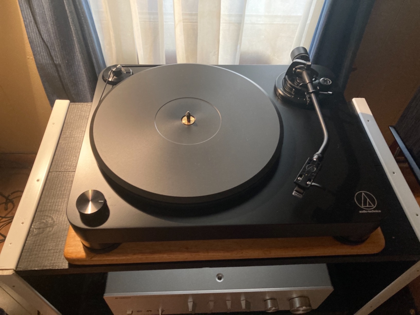 Audio-Technica at-LP7 Fully Manual Belt-Drive Turntable Black customer photo 1