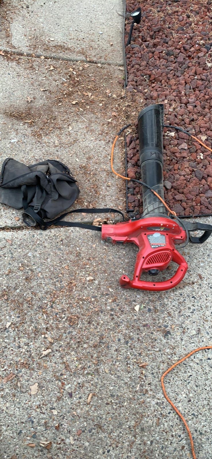 CRAFTSMAN Leaf Blower, Leaf Vacuum and Mulcher, 3-in-1 Backpack Blower, Up to 230 MPH, 12 Amp, Corded Electric (CMEBL700) customer photo 1