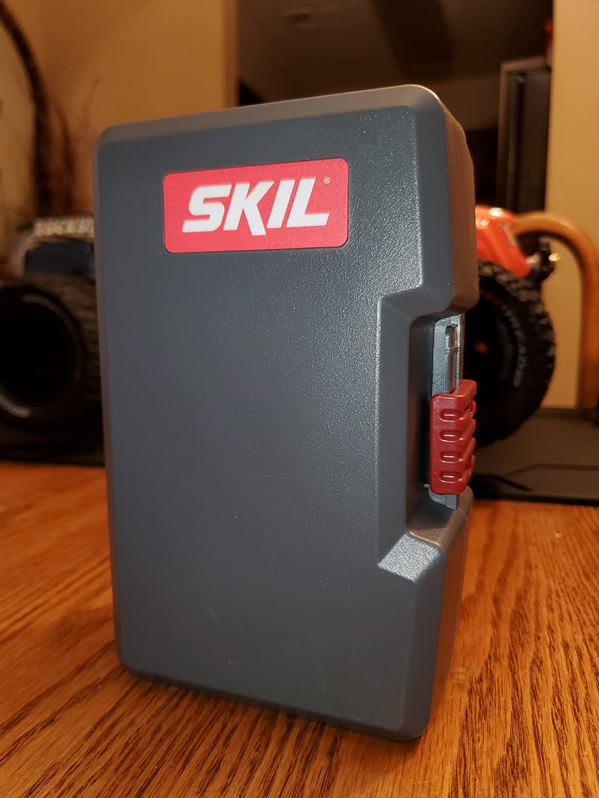 SKIL Rechargeable 4V Cordless Screwdriver with Circuit Sensor Technology Includes 45pcs Bit Set, USB Charging Cable, Carrying Case - SD561204 customer photo 2