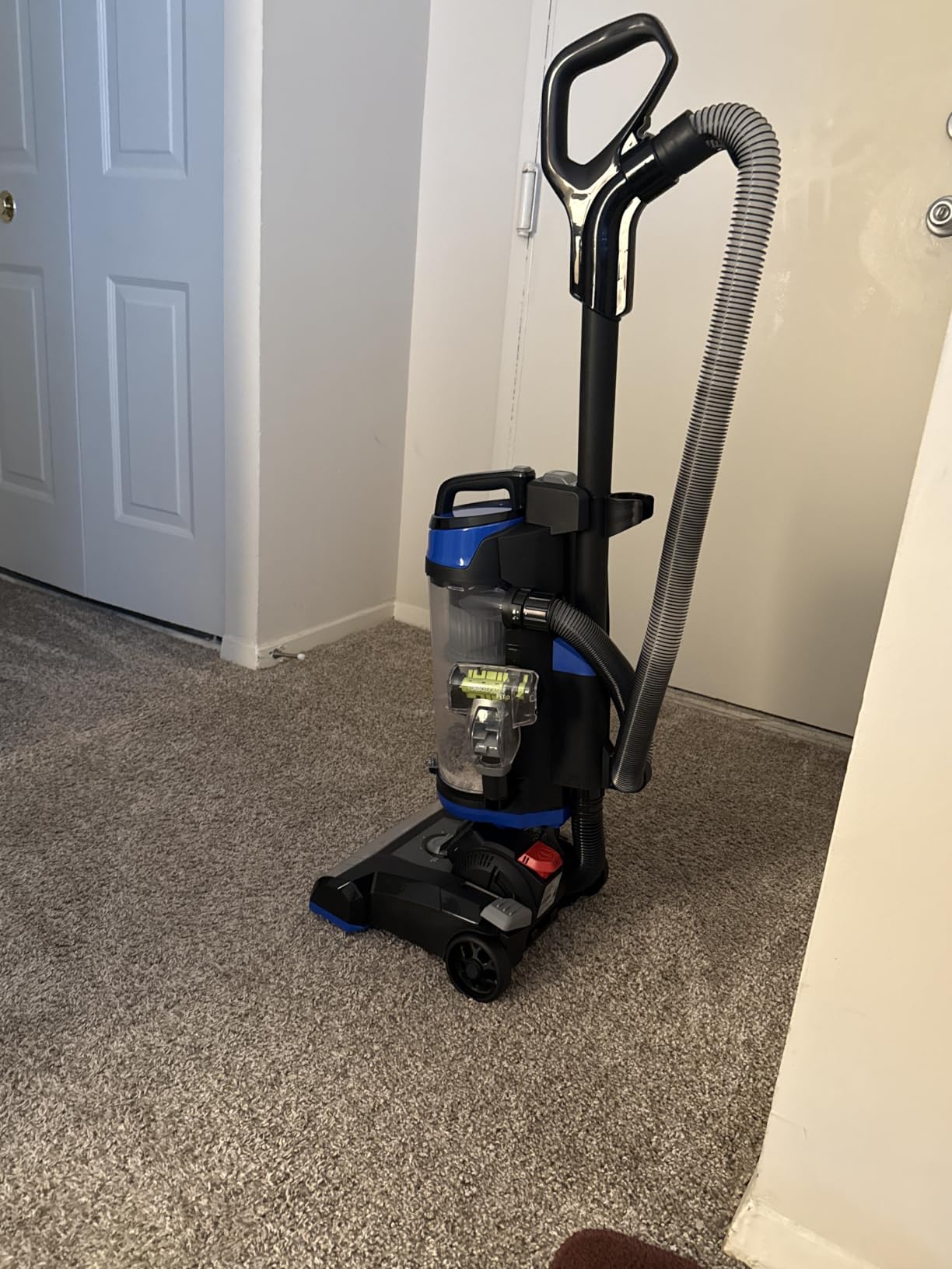 Bissell CleanView Swivel Pet Upright Vacuum, Swivel Steering for Maneuverability, Triple Action Brush Roll for Pet Hair, Large Capacity Dirt Tank & Scatter-Free Tech, 2252 customer photo 2