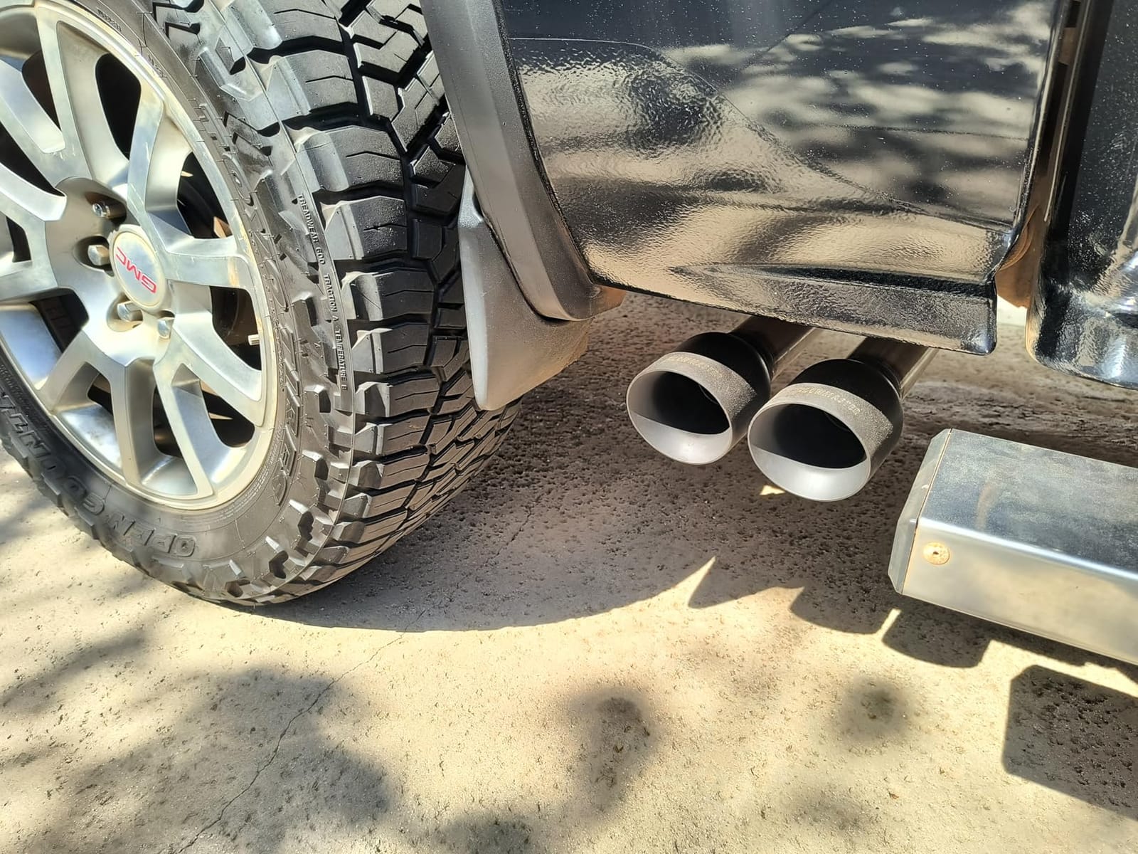 Flowmaster 717787 FlowFX Cat-Back Exhaust Kit Dual 2.5 Inch Stainless Steel 4 Inch Black Ceramic Tips Compatible with 2014-2019 Classic Body Chevy Silverado GMC Sierra 1500 Crew Double Cab 4.3L 5.3L customer photo 2